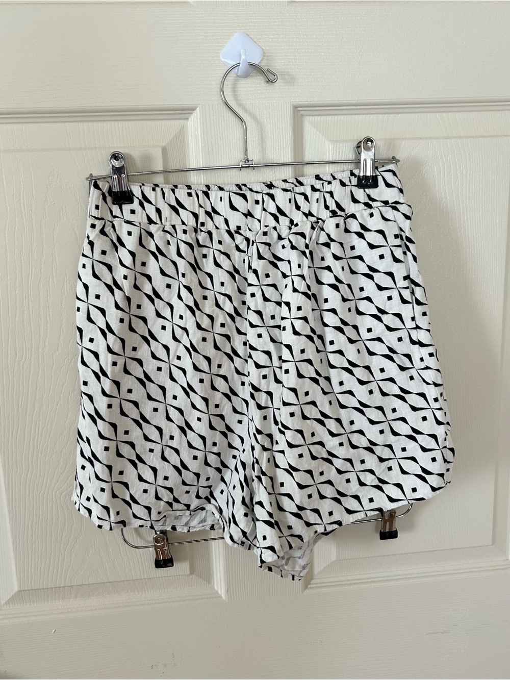 Princess Polly Linen Blend Shorts Size 6 Black & White Geometric Elastic Waist